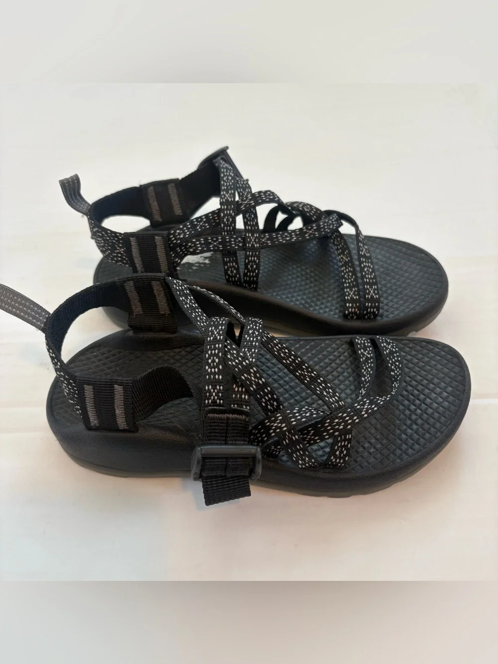 Kids Childrens Chaco ZX/1 Hugs and Kisses Hiking Outdoor Sandals Size 13